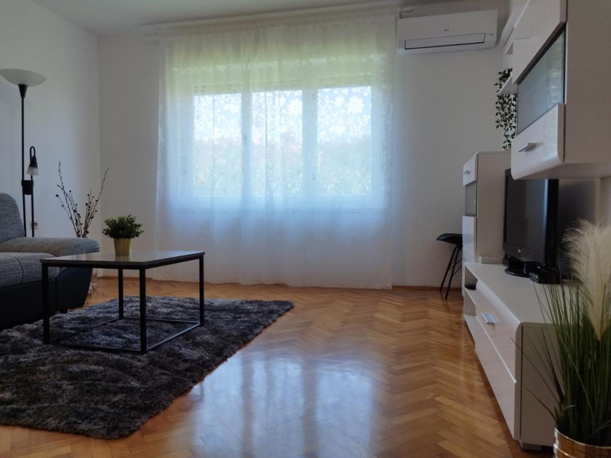 Antemma Apartment Pula Exterior foto